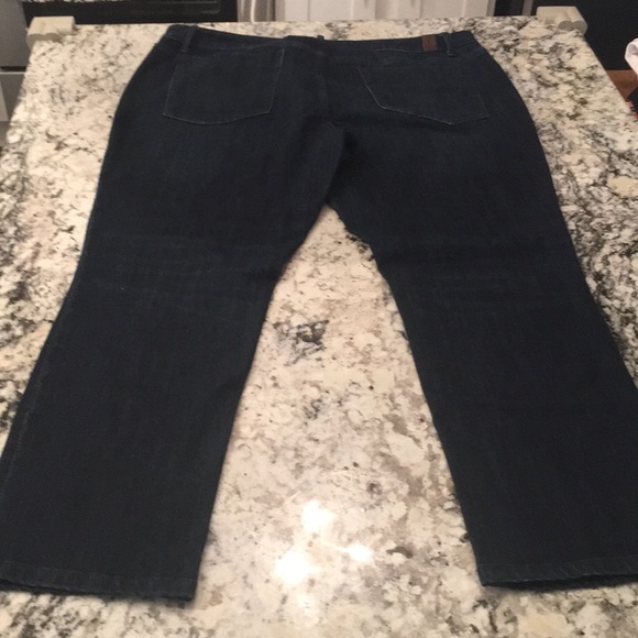Vera Wang dark wash jeans - Picture 3 of 5